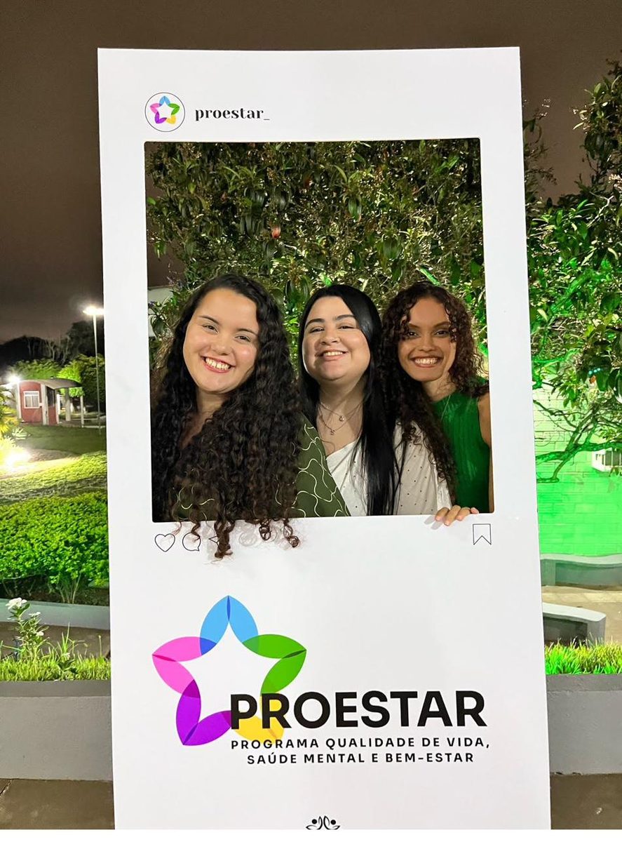 Extensionistas fotografadas em uma moldura de rede social do PROESTAR